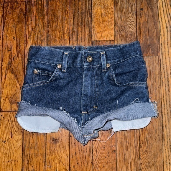 Lee Jean shorts - Picture 1 of 7